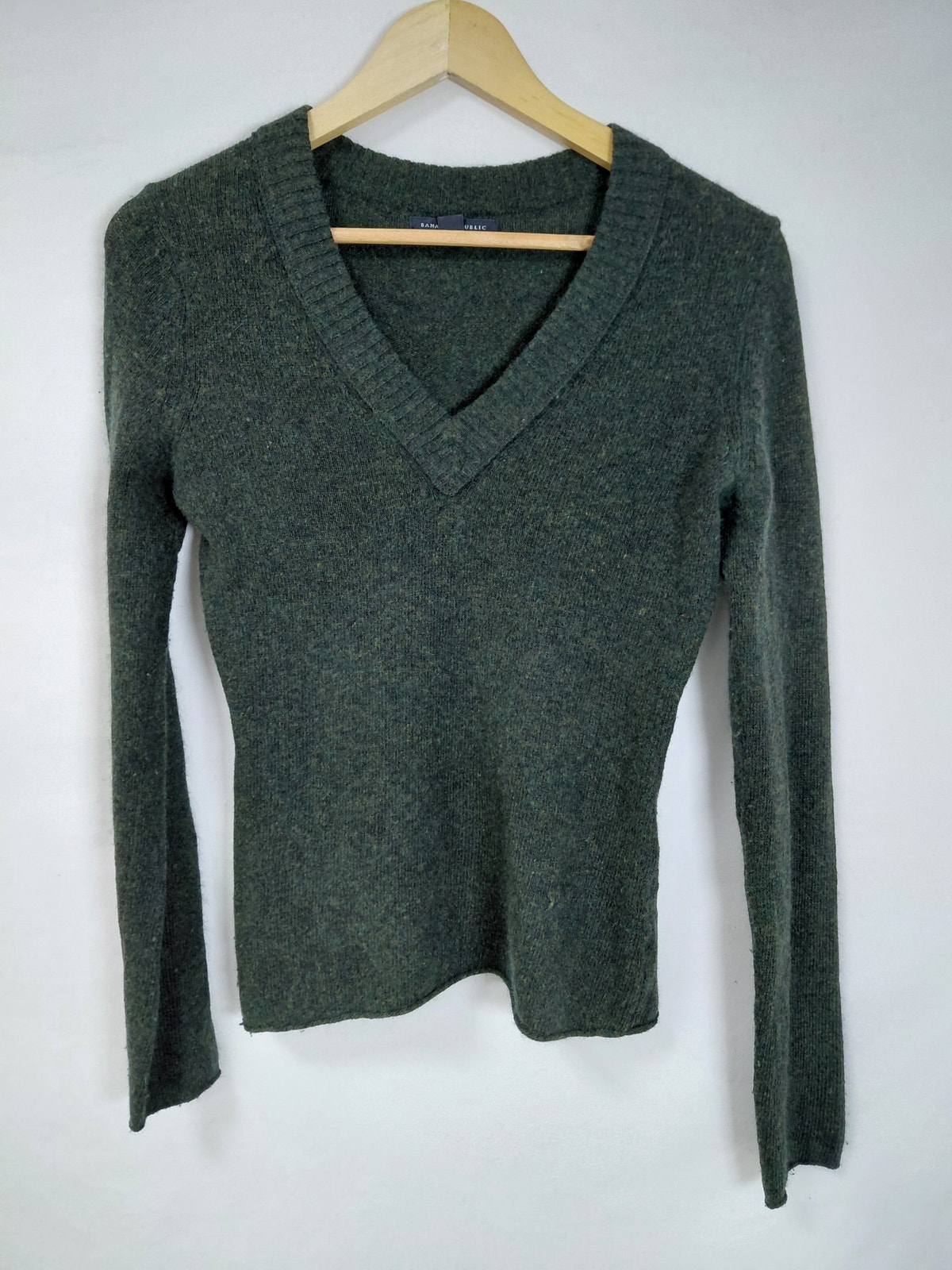 Banana Republic Wool Blend V-Neck Solid Knit Women Size Xs